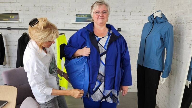 Neusser Typberaterin gibt Tipps: „Die falschen Farben lassen die Haut fahl aussehen“