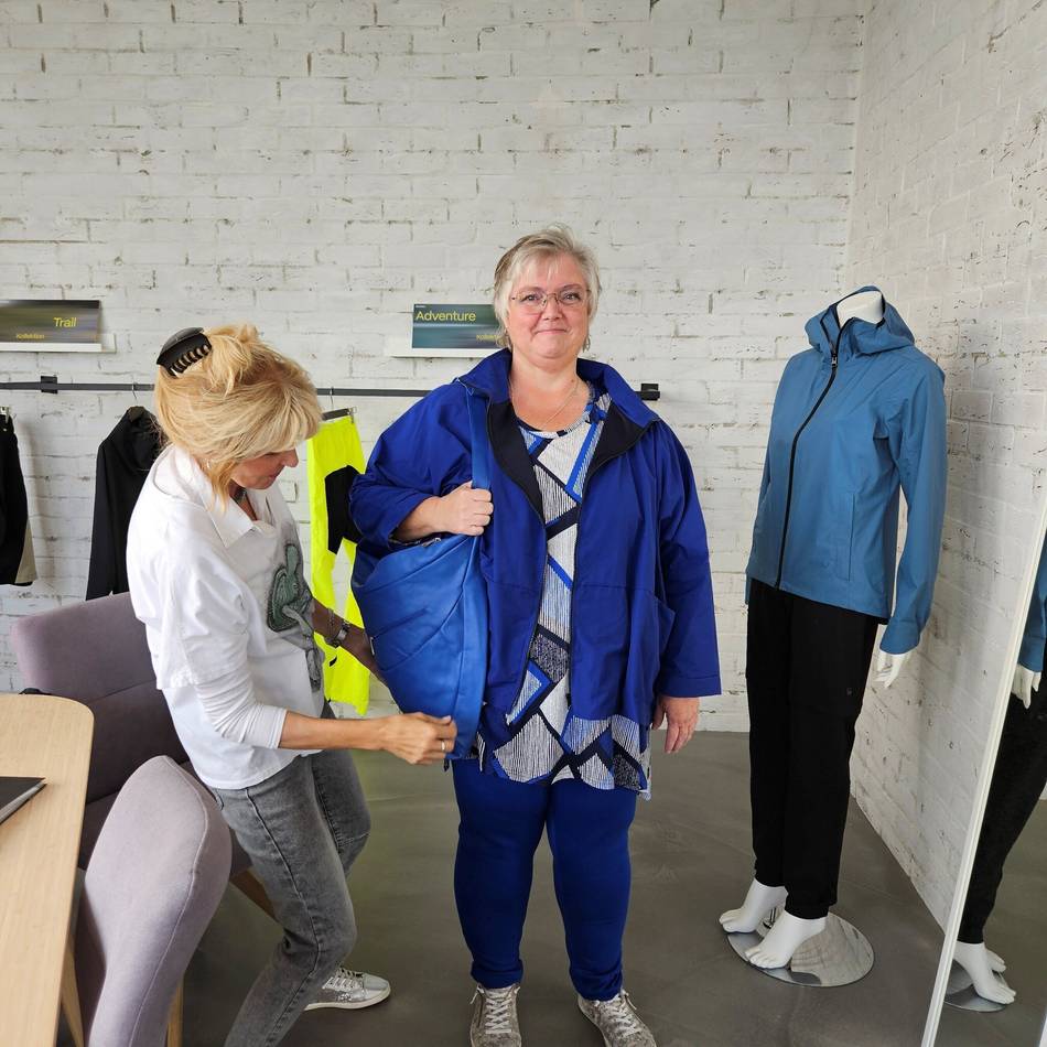 Neusser Typberaterin gibt Tipps: „Die falschen Farben lassen die Haut fahl aussehen“