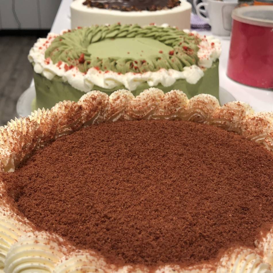 Henri’s Café in Düsseldorf: Kuchen bis zum Abwinken – lohnt sich ein „All you can eat“-Tortenbuffet?