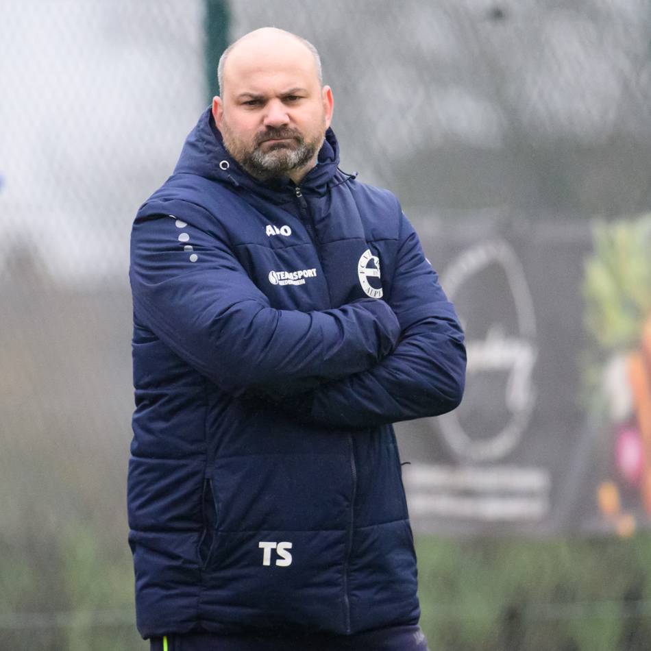 Trainer verlängert vorzeitig: Tobias Schmitz hat noch viel vor in Alpen