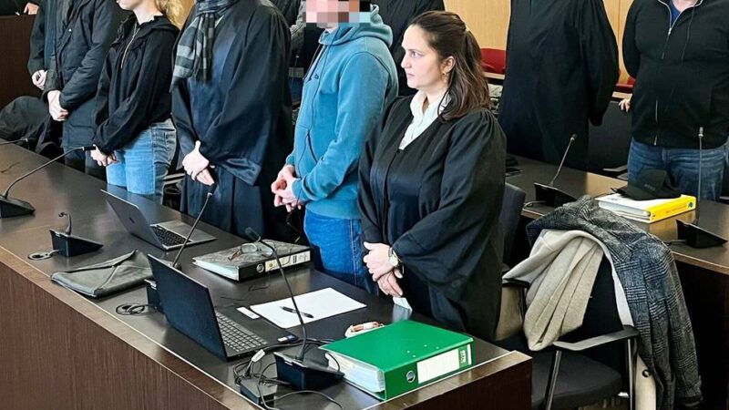 Prozessauftakt in Düsseldorf: Mutmaßlicher Chef von illegaler Zigarettenfabrik kündigt Geständnis an