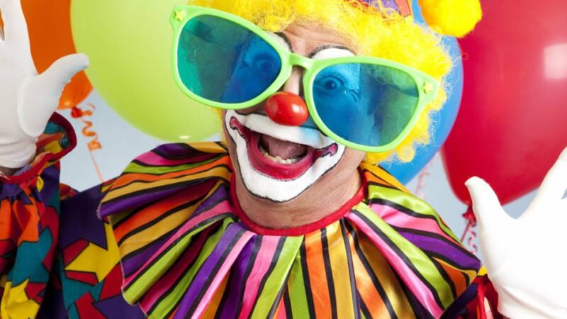 Verbraucherzentrale NRW in Langenfeld: Karnevals-Utensilien können gesundheitsgefährdende Schadstoffe enthalten