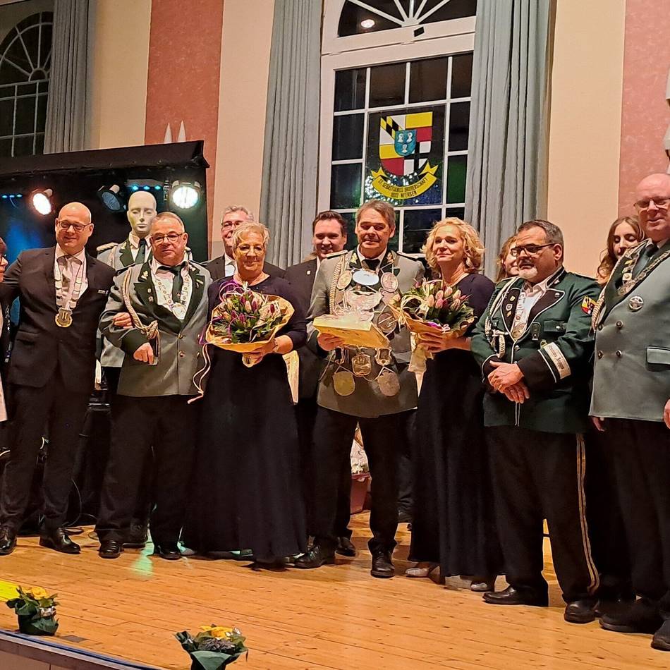 St.-Sebastianus-Bruderschaft Neersen: Schützen in Neersen krönen neue Majestäten