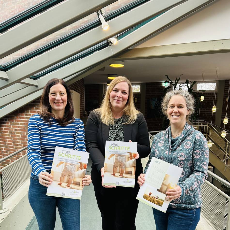 Ratgeber auf 55 Seiten: Sonsbeck legt Broschüre „Kleine Schritte“ für junge Eltern neu auf