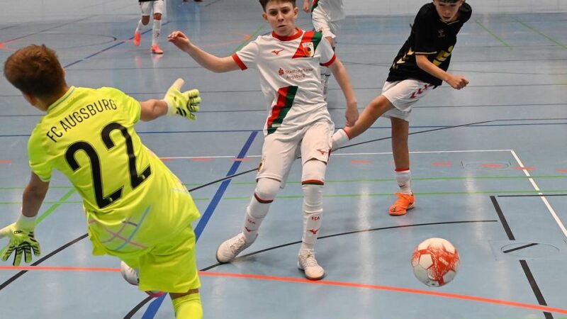 Junge Fußballer aus Europa in Wermelskirchen: Große Namen, starker Sport, viel Einsatz