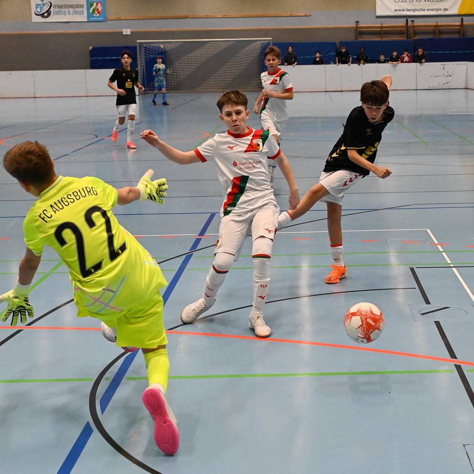 Junge Fußballer aus Europa in Wermelskirchen: Große Namen, starker Sport, viel Einsatz