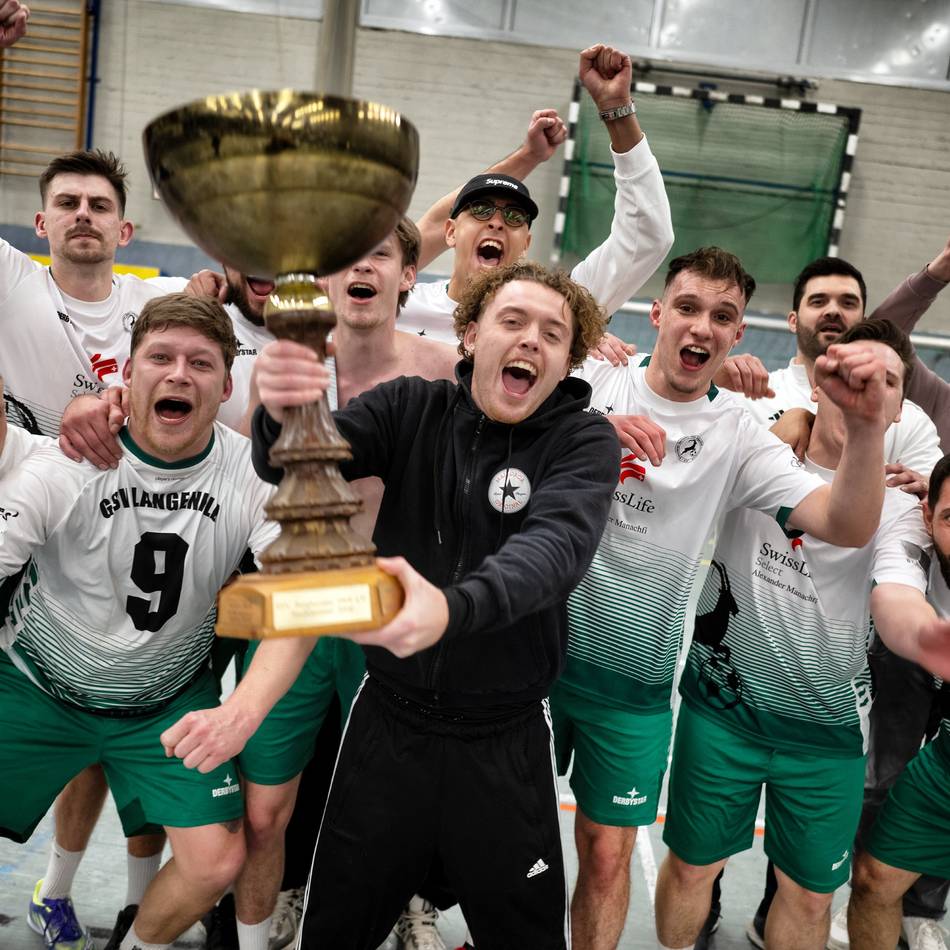 Hallenstadtmeisterschaft Langenfeld: Ausrichter und Außenseiter – und nun Stadtmeister