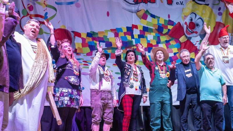 Karneval in Düsseldorf: Quatschköpp feiern jeckes Jubiläum