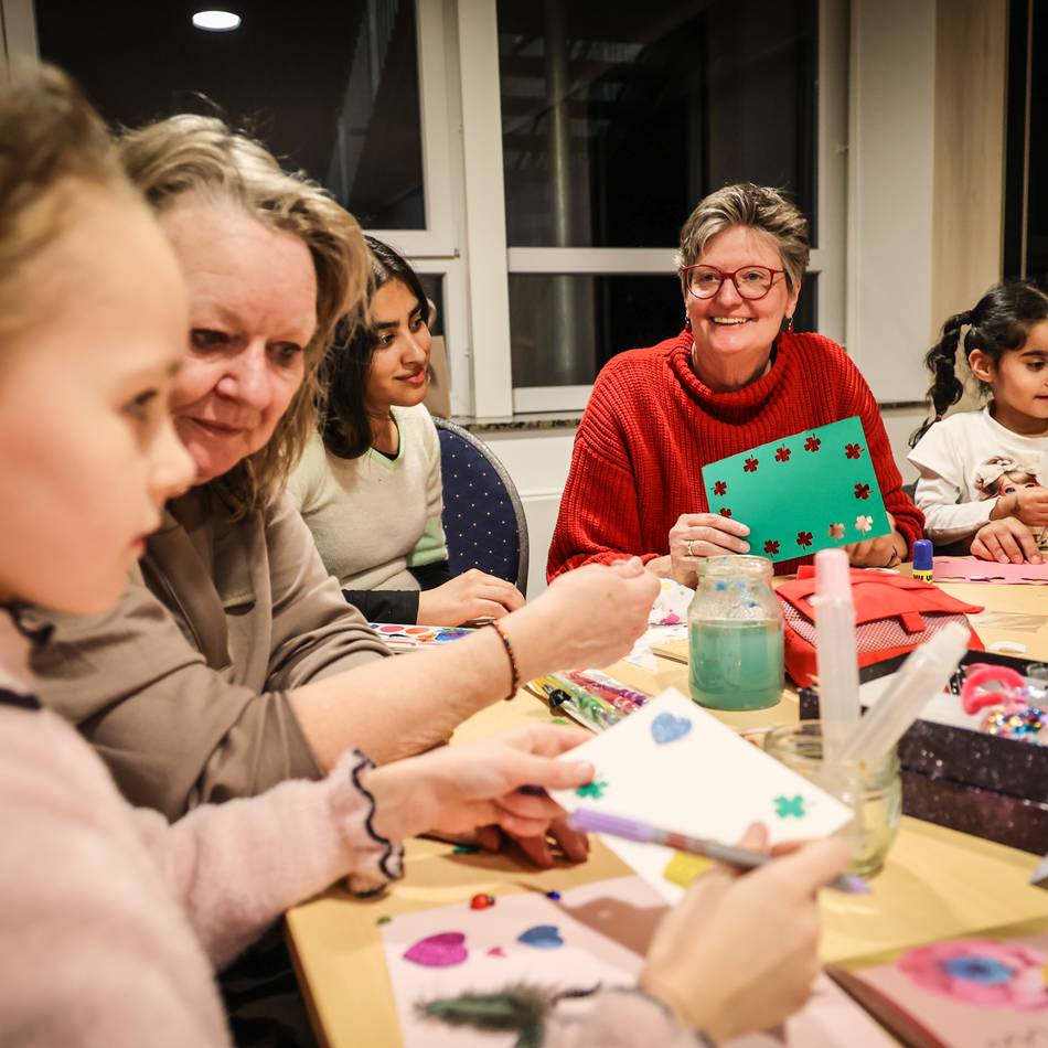 Neujahrsfest in Jüchen: Café Welcome: Mit Kutja und Karten ins neue Jahr