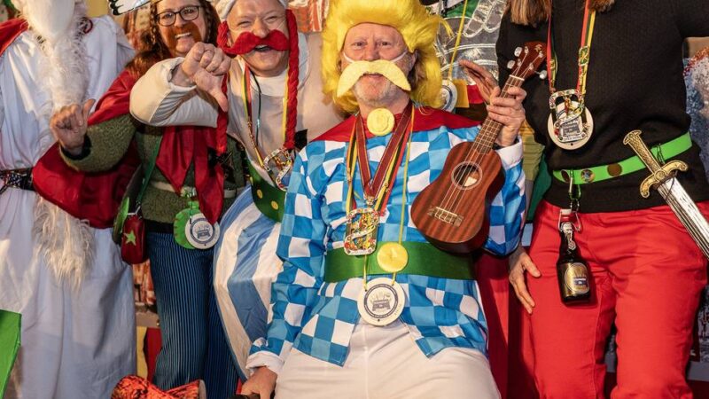 Karneval in Düsseldorf: Hoppeditz-Wache und Ehrengarde – „Die wissen halt, wie man feiert“