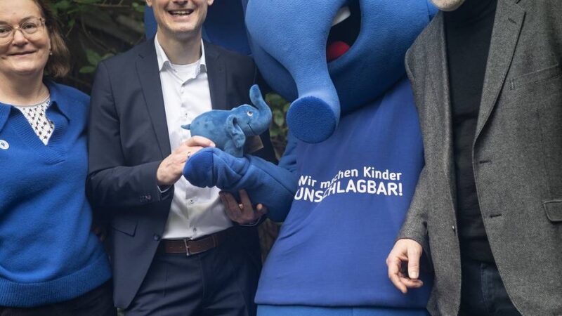Besondere Aktion im Mai: Aquazoo-Direktor Jochen Reiter ist neuer Schirmherr für den Kinderschutzbund