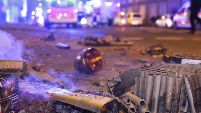 Appell an Hildener: „Feuerwerk-Reste bitte selbst beseitigen“