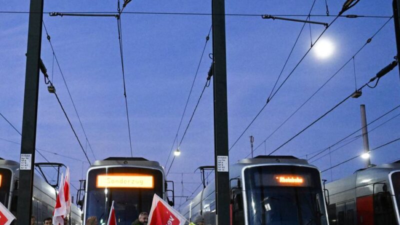 Verdi will Druck auf Arbeitgeber erhöhen: Bei der Rheinbahn in Düsseldorf drohen Warnstreiks