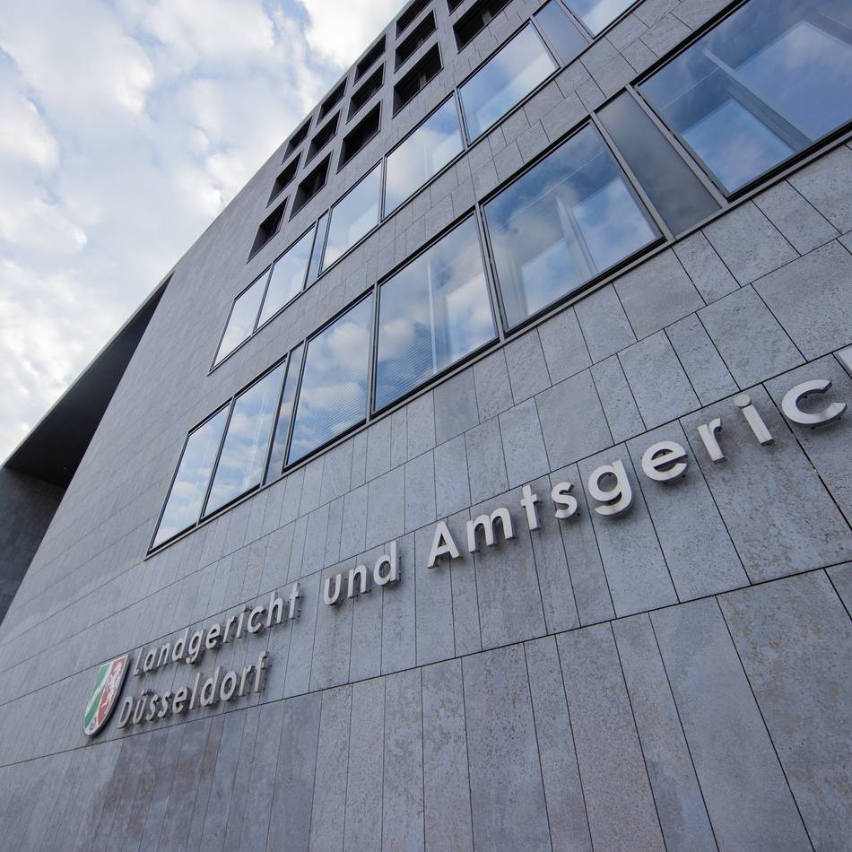 Prozess vor dem Amtsgericht: Aktivisten sollen Düsseldorfer AfD-Ratsherrn beleidigt und bedroht haben