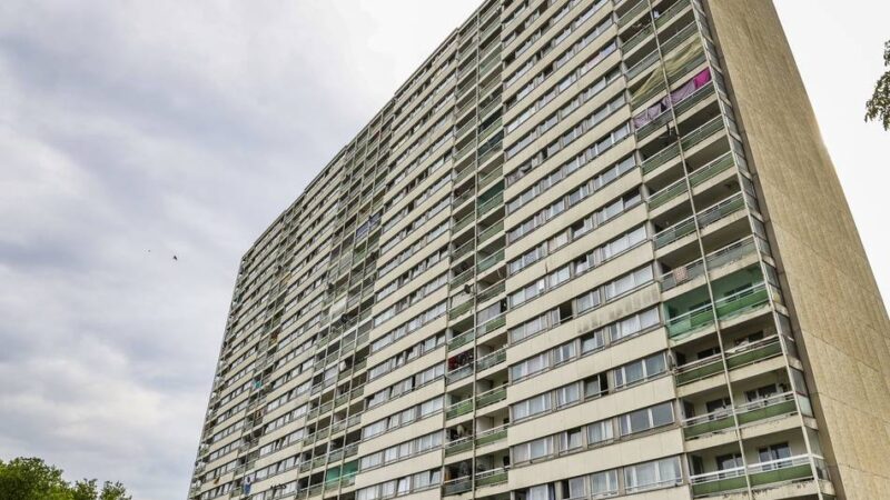 Hochhauskomplex in Duisburg: „Weißer Riese“ unter dem Hammer – Zwangsversteigerungen werden verschoben