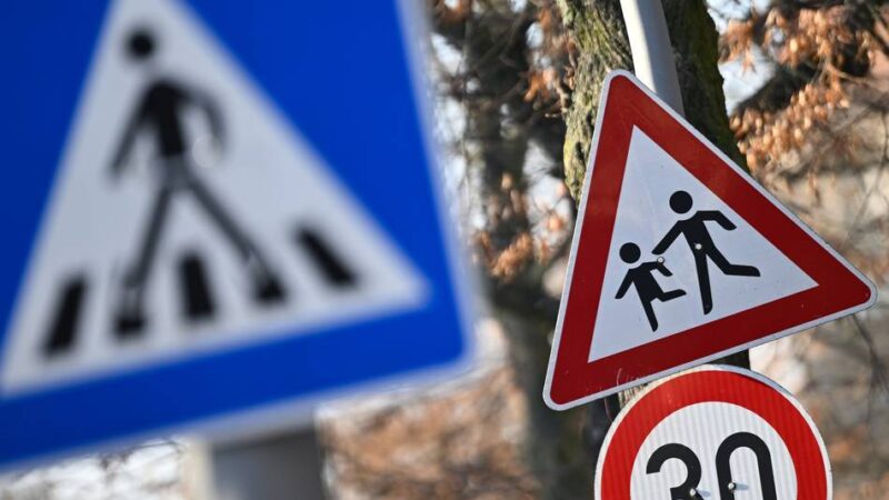 Antrag in Moers: Homberger Straße soll Zebrastreifen und Tempo 30 bekommen