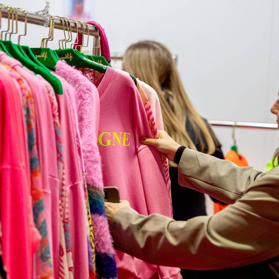 Shoppingtrend bei Gen Z: Preloved-Märkte bringen Vintage-Hype nach Moers