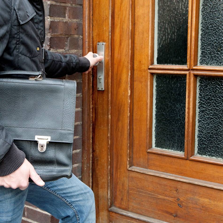 Zeugen gesucht: Falsche Handwerker erbeuten Bargeld
