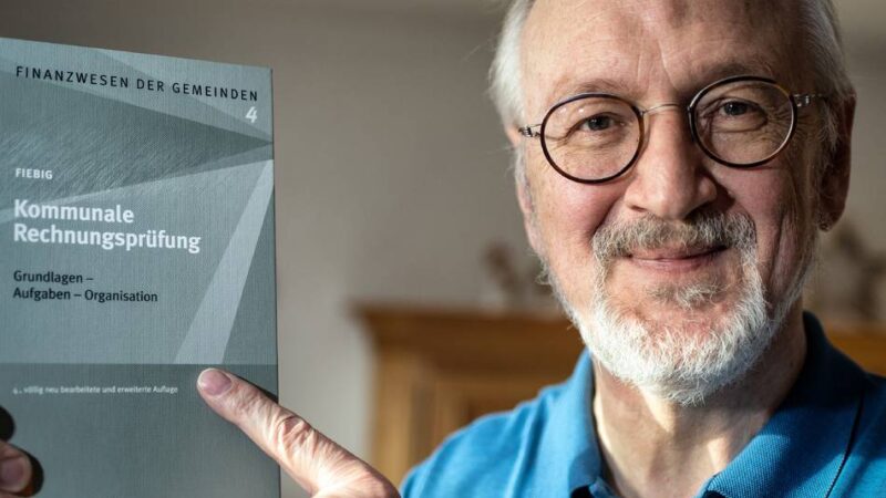 Finanzexperte Helmut Fiebig: Ehemaliger Meerbuscher Kämmerer verstorben