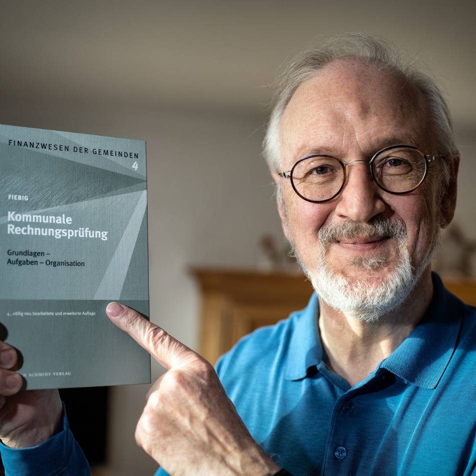 Finanzexperte Helmut Fiebig: Ehemaliger Meerbuscher Kämmerer verstorben