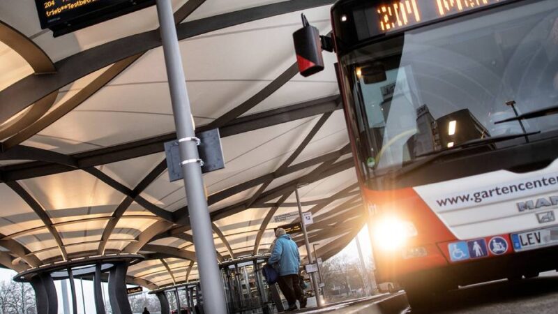 Bus-/Bahnfahren in Leverkusen und Umgebung: Verkehrsverbund Rhein-Sieg hebt Preise zart an