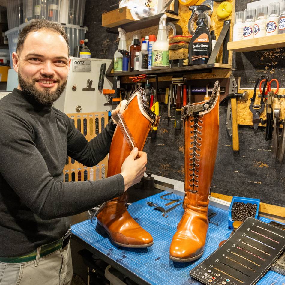 Handwerk mit Leidenschaft: Reitstiefel aus Kleinbouslar für die ganze Welt