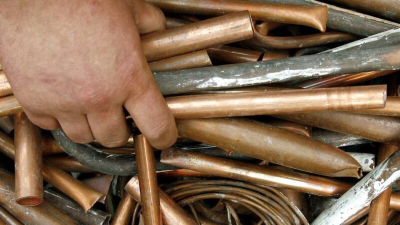 Beute in fünfstelliger Höhe: Diebe stehlen Kupferbleche am Voerder Friedhof