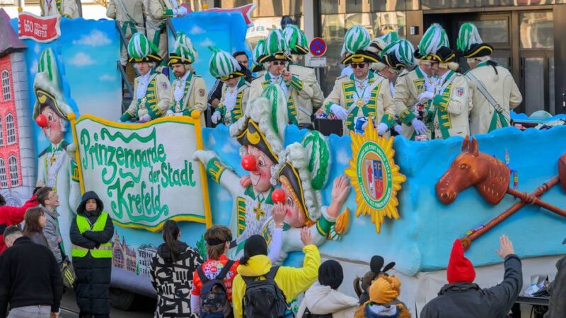 Karneval 2026 in Krefeld: Wirbel um Rosenmontagszug