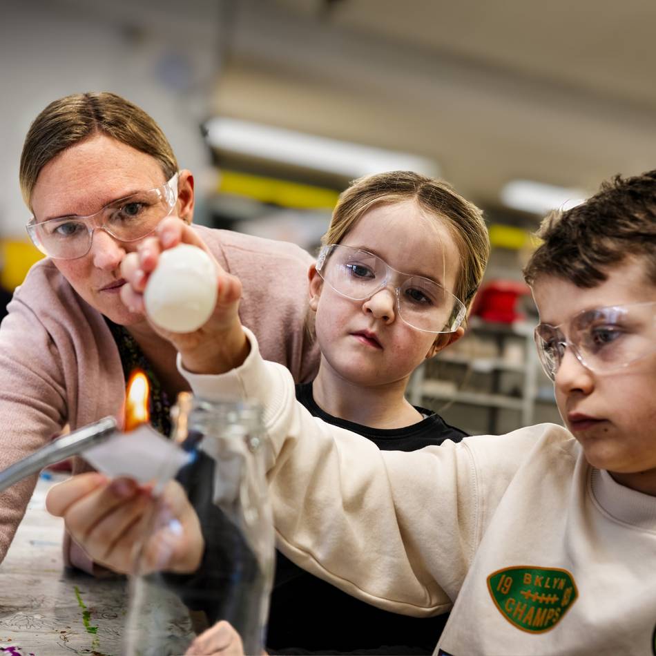 Themenwoche Mein Kind: „Frühes Forschen“ erklärt Kinder Wissenschaft und Technik