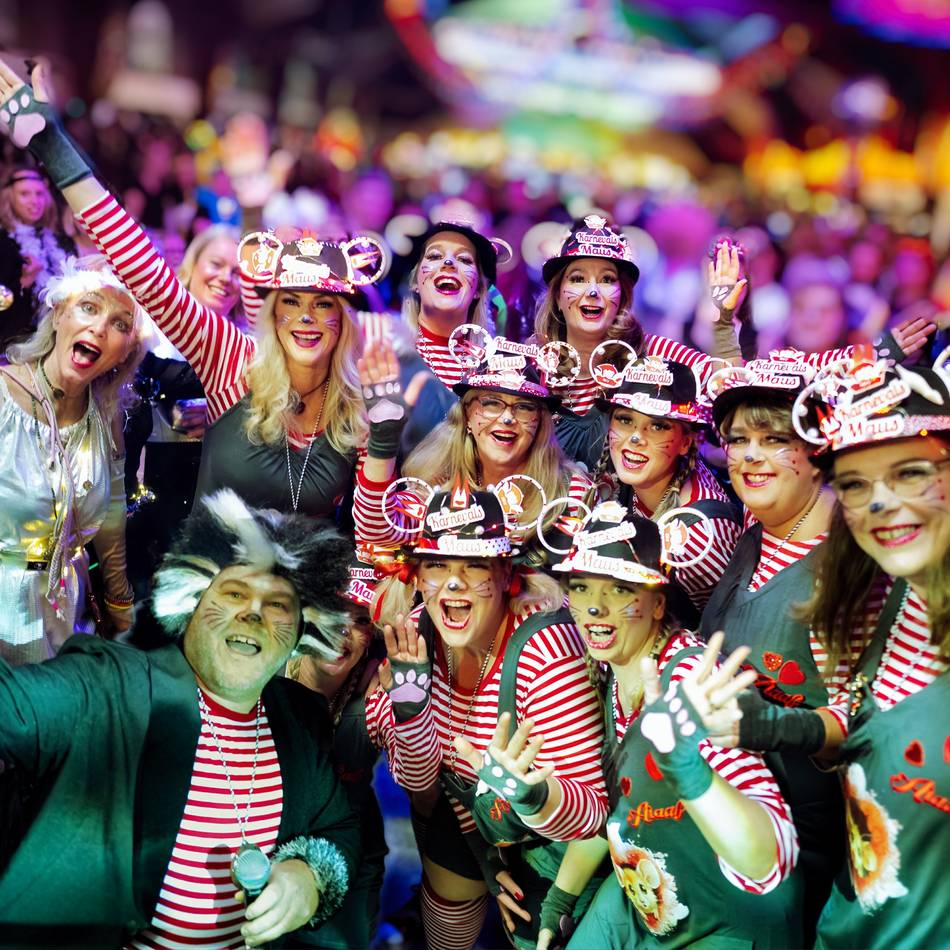 Brauchtum in Langenfeld: Auf der RKV-Damensitzung feiern sich die Frauen selbst