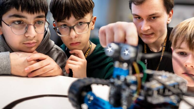 Projekt zu „Künstlicher Intelligenz“: Leverkusener Schüler werfen Blick auf KI-Welt der Zukunft