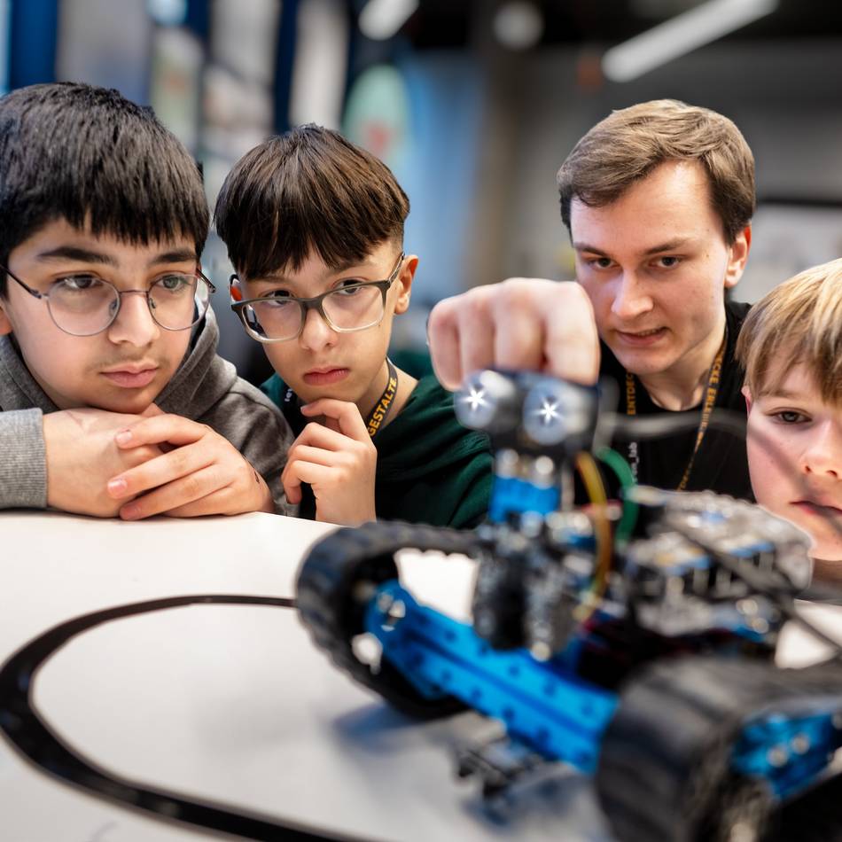 Projekt zu „Künstlicher Intelligenz“: Leverkusener Schüler werfen Blick auf KI-Welt der Zukunft