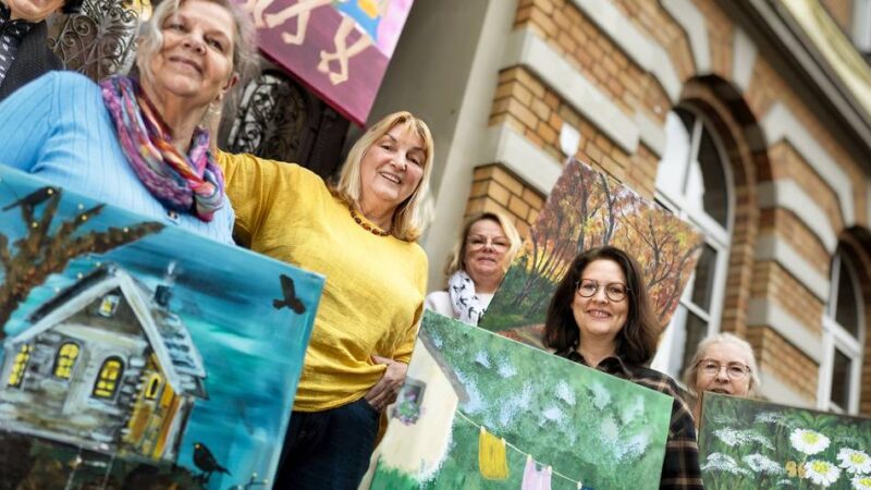Ausstellung in Leverkusen: Acrylmalerei im Alten Bürgermeisteramt – schöner als Wellness