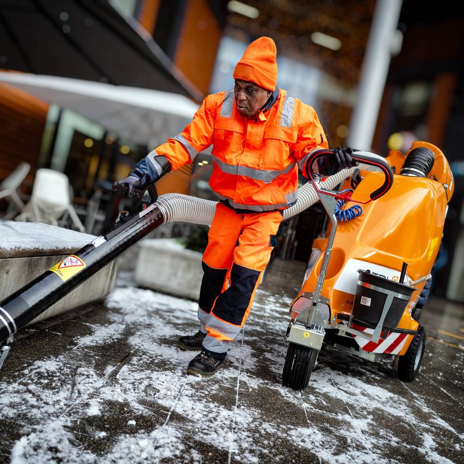 Technische Betriebe Leverkusen: Supersauger sorgt für Sauberkeit