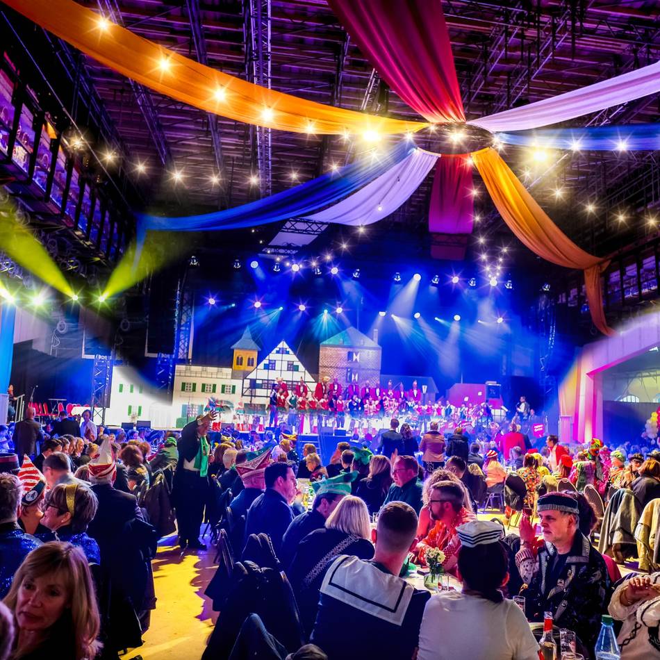 Karneval in Monheim: Kulturraffinerie K714 startet mit Prunksitzung