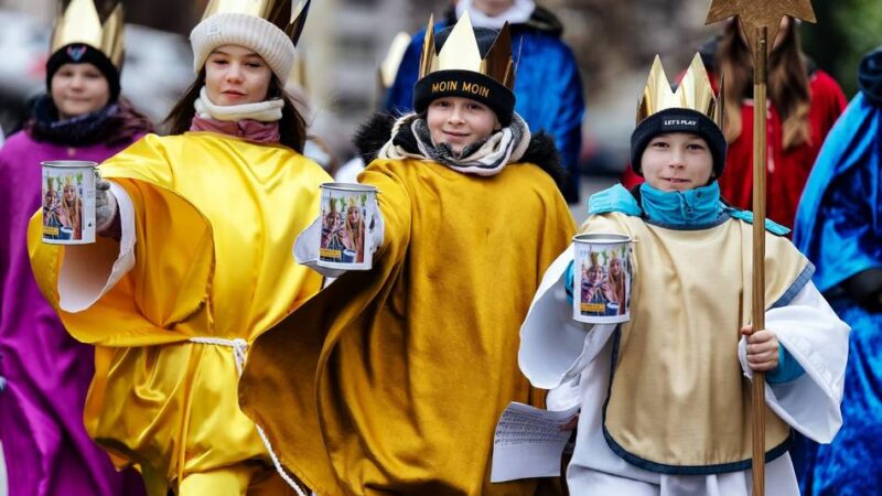 Spenden werden gesammelt: Sternsinger ziehen wieder durch Monheim