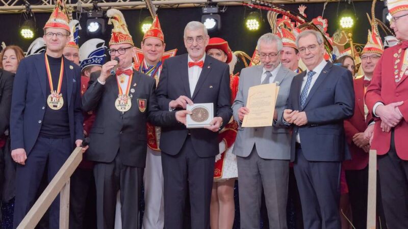 Krunekroane in Kranenburg: Liberation Route NRW mit dem Kranich-Orden ausgezeichnet