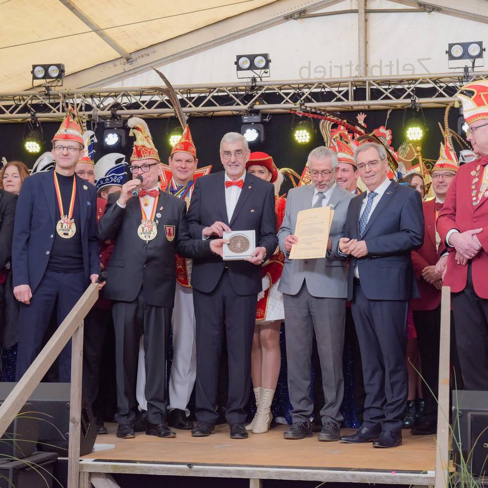 Krunekroane in Kranenburg: Liberation Route NRW mit dem Kranich-Orden ausgezeichnet