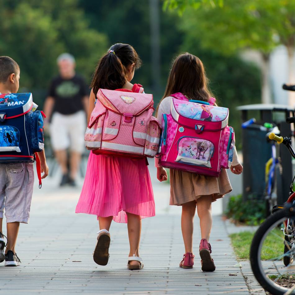 Neue Schulwegplanung: Elterntaxis – an diesen Moerser Schulen greift die Stadt als Nächstes durch