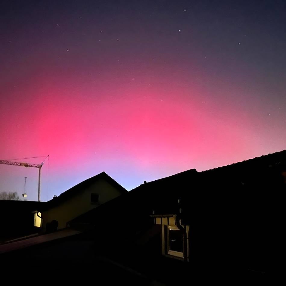Seltenes Naturschauspiel über dem Erkelenzer Land: Ein Himmel wie aus einer anderen Welt – Polarlichter verzaubern die Region