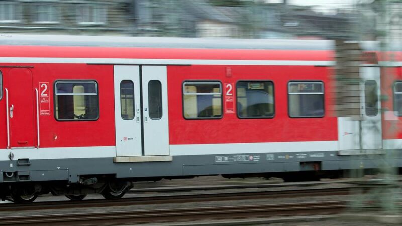 Strecke zwischen Düsseldorf und Essen: Deutsche Bahn „nicht zufrieden mit Betriebsqualität der S6“