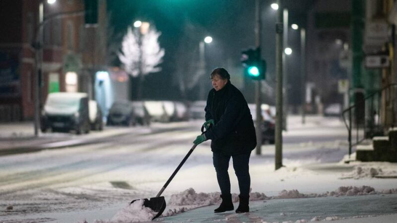 Schnee schippen: So müssen Hildener und Haaner vor der eigenen Haustür kehren