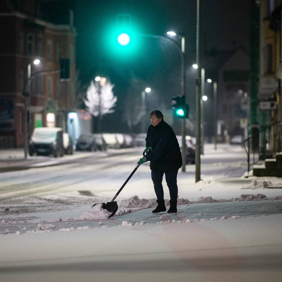 Schnee schippen: So müssen Hildener und Haaner vor der eigenen Haustür kehren