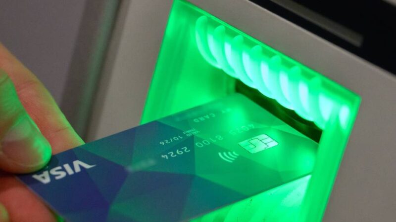 Bezahlkarte für Flüchtlinge in Neuss: CDU-Fraktion weist Antrag der Linken zurück