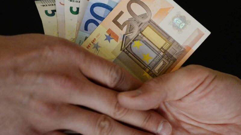 Korruptionsbekämpfung in Langenfeld: Whiskey, Schmuck und Kunstwerke – unzulässige Geschenke an die Stadt