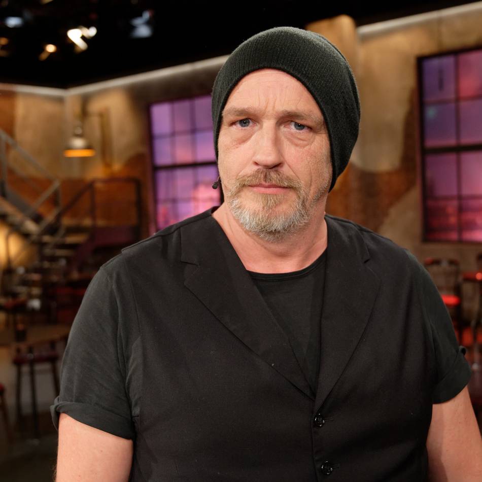 Alle Termine bis Ende März betroffen: Kabarettist Torsten Sträter sagt zwei Shows in Düsseldorf ab