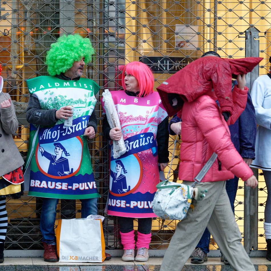 Arbeitsrecht auf der Betriebsfeier: Sieben Regeln, die an Karneval am Arbeitsplatz gelten