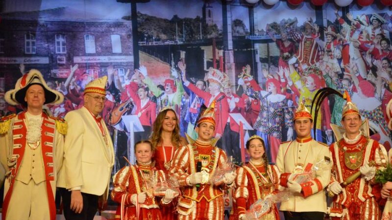 Prunksitzung der KG RW Walsum: Bei der Kindergarde „Die Traumtänzer“ tobt der Saal