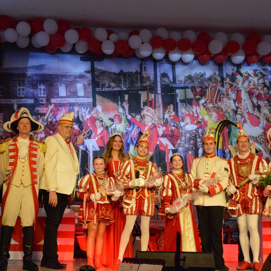 Prunksitzung der KG RW Walsum: Bei der Kindergarde „Die Traumtänzer“ tobt der Saal