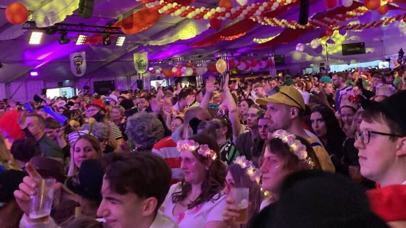 Weiberfastnacht: Hier wird Möhneball 2026 im Kreis Kleve gefeiert
